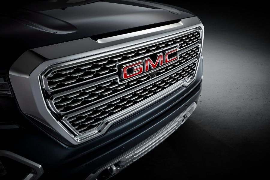 Детали экстерьера GMC Sierra Denali Crew Cab 2018 года  (фото 10 из 45)
